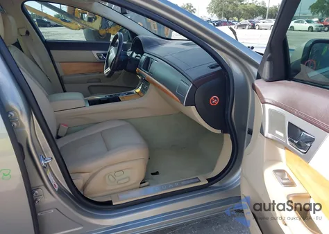 2010 Jaguar Xf from USA, damaged, VIN SAJWA0FA7AHR60556